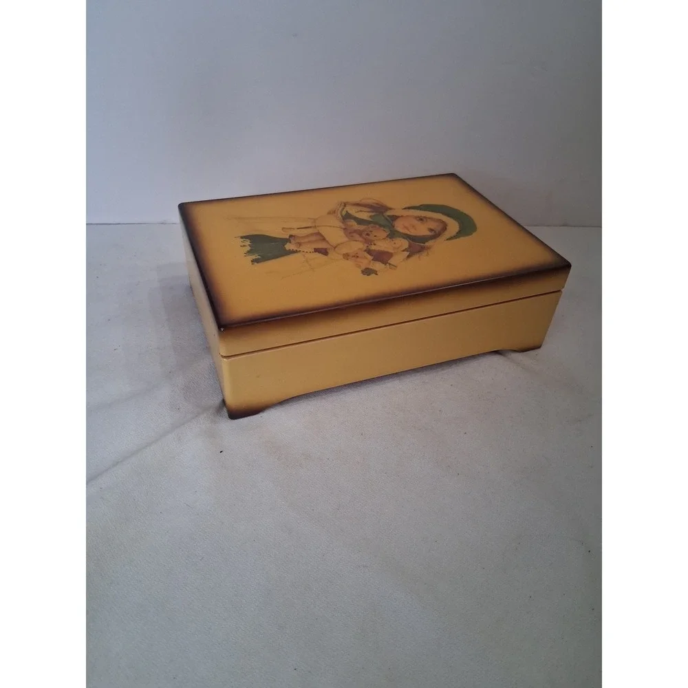 Jan Hagara Noel Old Fashioned Christmas Musical Jewelry Box Reuge Swiss Movement